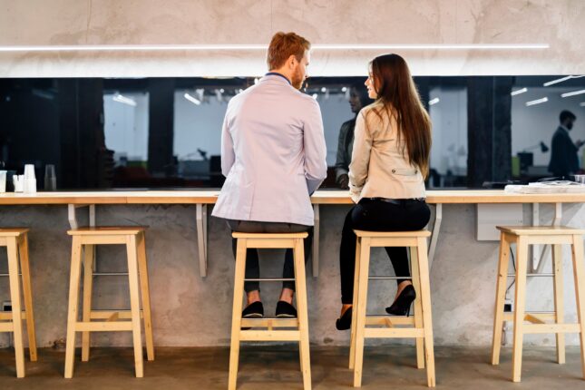 Rencontre dans un bar